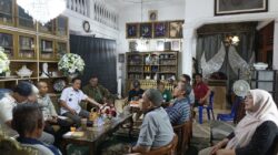 Lurah Kota Bambu Utara Ajak Warga RW 07 Pilah Sampah dari Rumah